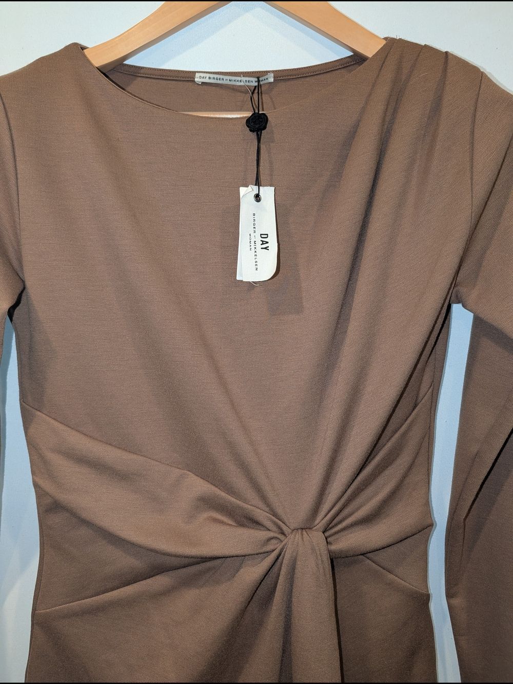 Day Birger et Mikkelsen Twist Front Long Sleeve Sheath Dress Taupe Brown Small - Picture 2 of 6